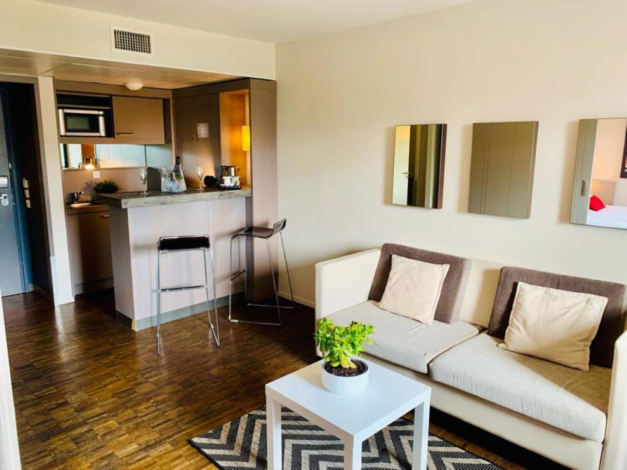 Standing Hotel Suites By Actisource Roissy-en-France Dış mekan fotoğraf
