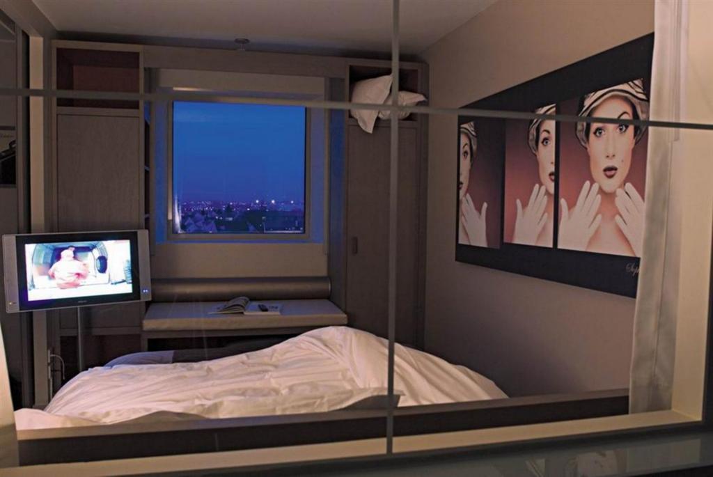 Standing Hotel Suites By Actisource Roissy-en-France Oda fotoğraf