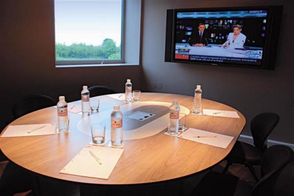 Standing Hotel Suites By Actisource Roissy-en-France Dış mekan fotoğraf